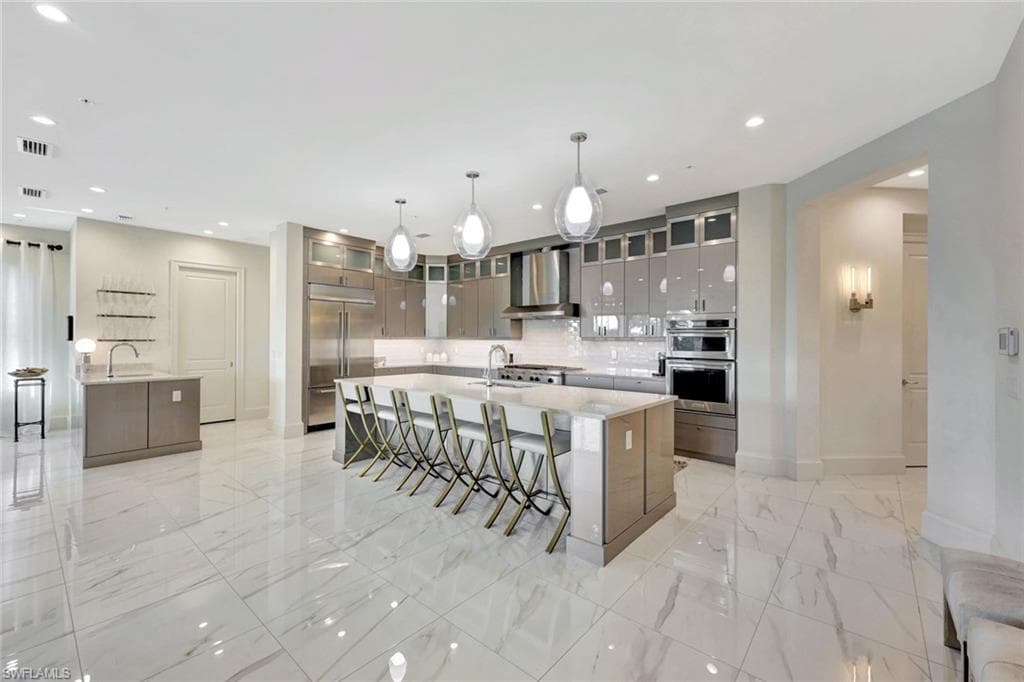 16350 Corsica Way 202, Naples, FL 34110-5