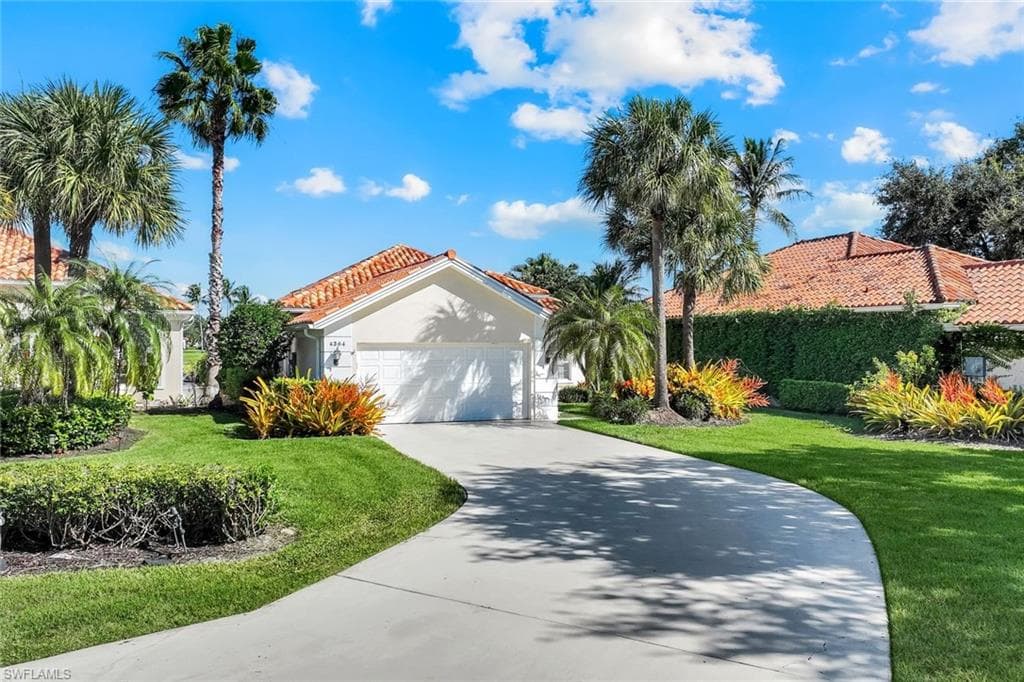 4364 Montalvo Ct, Naples, FL 34109-9