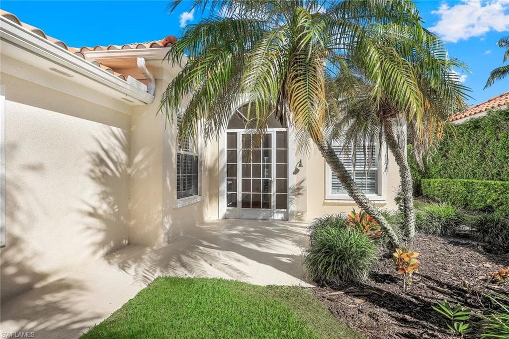 4364 Montalvo Ct, Naples, FL 34109-10