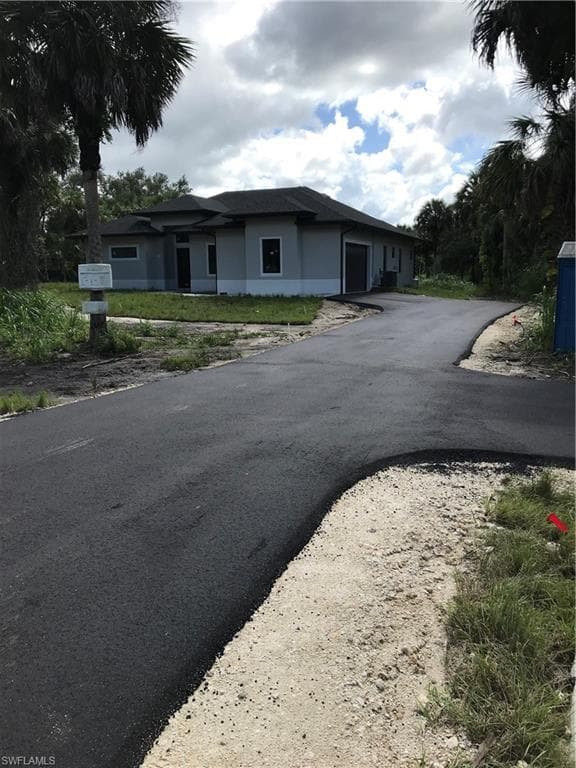 2863 52nd Ave NE, Naples, FL 34120-8