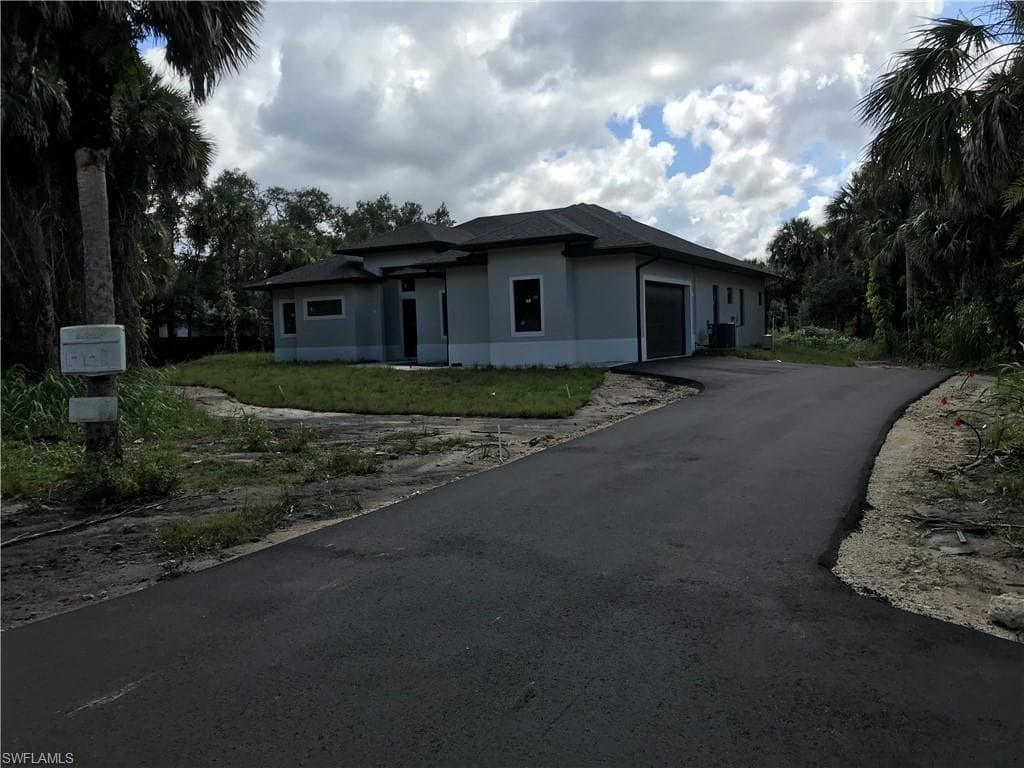 2863 52nd Ave NE, Naples, FL 34120-10