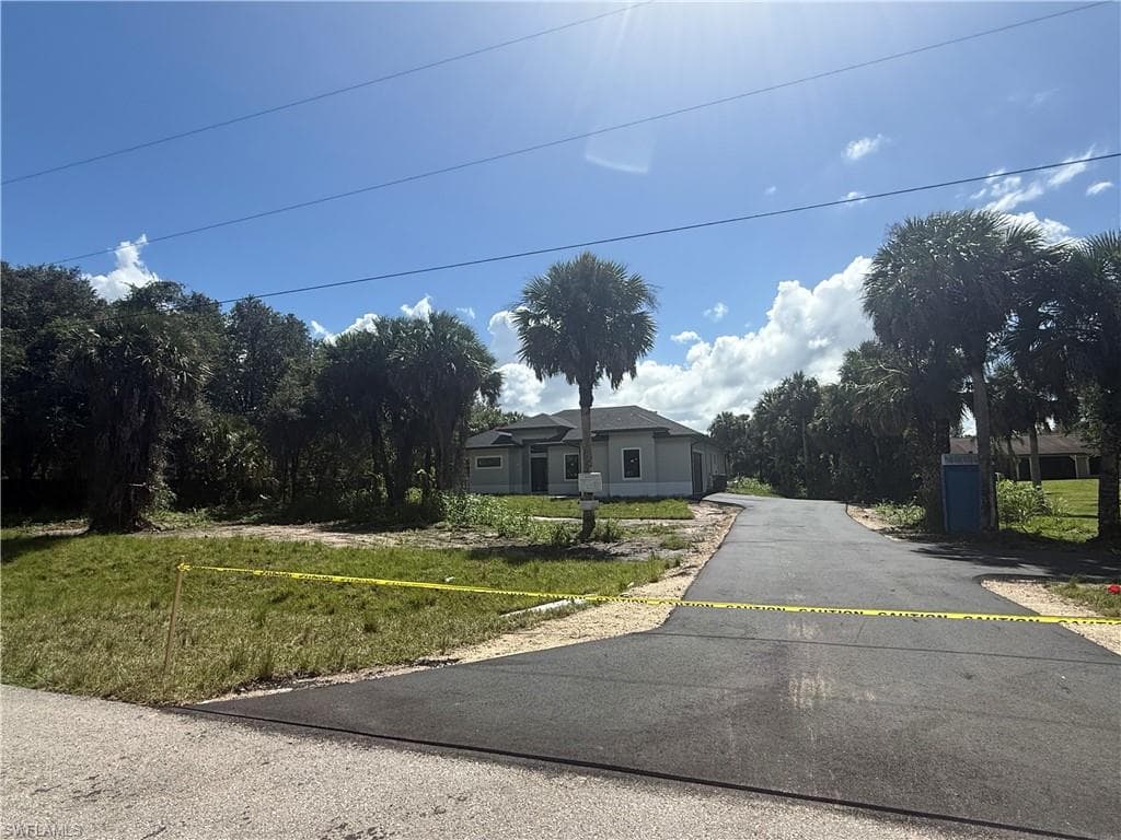 2863 52nd Ave NE, Naples, FL 34120-3