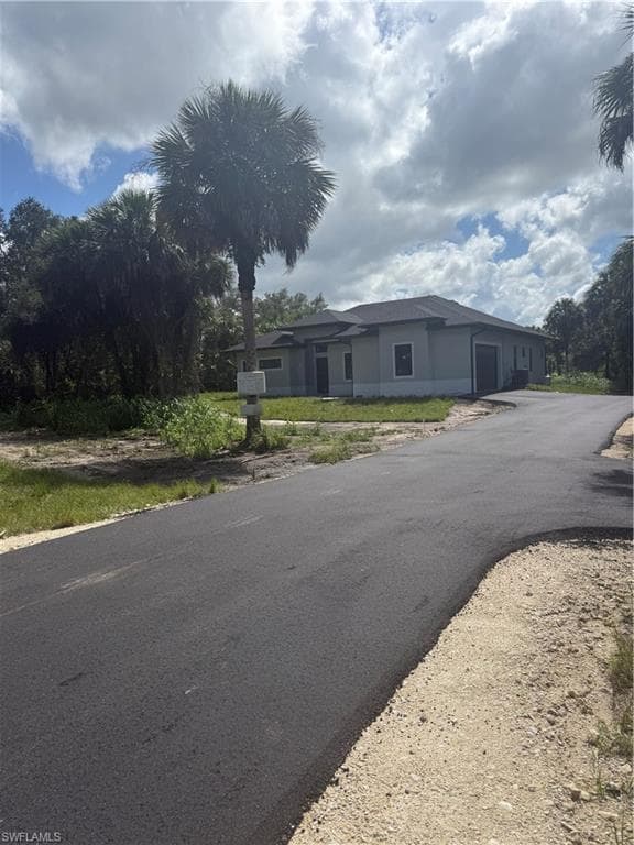 2863 52nd Ave NE, Naples, FL 34120-5