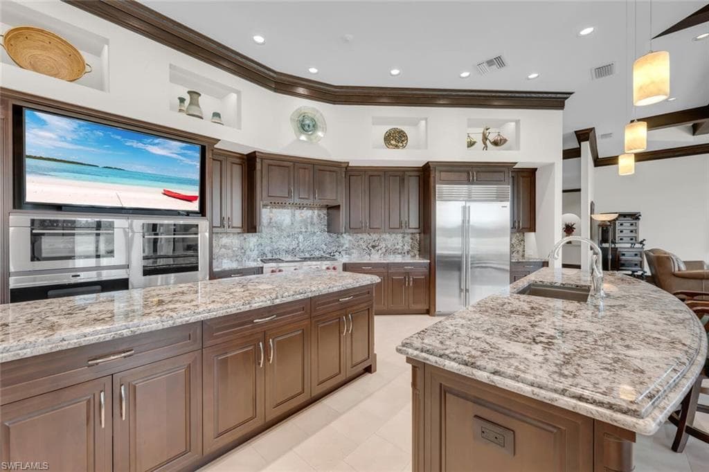 11507 Peregrine Ct, Naples, FL 34120-8