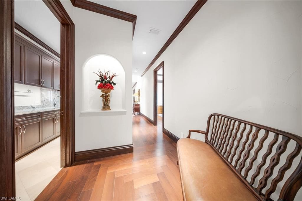 11507 Peregrine Ct, Naples, FL 34120-21