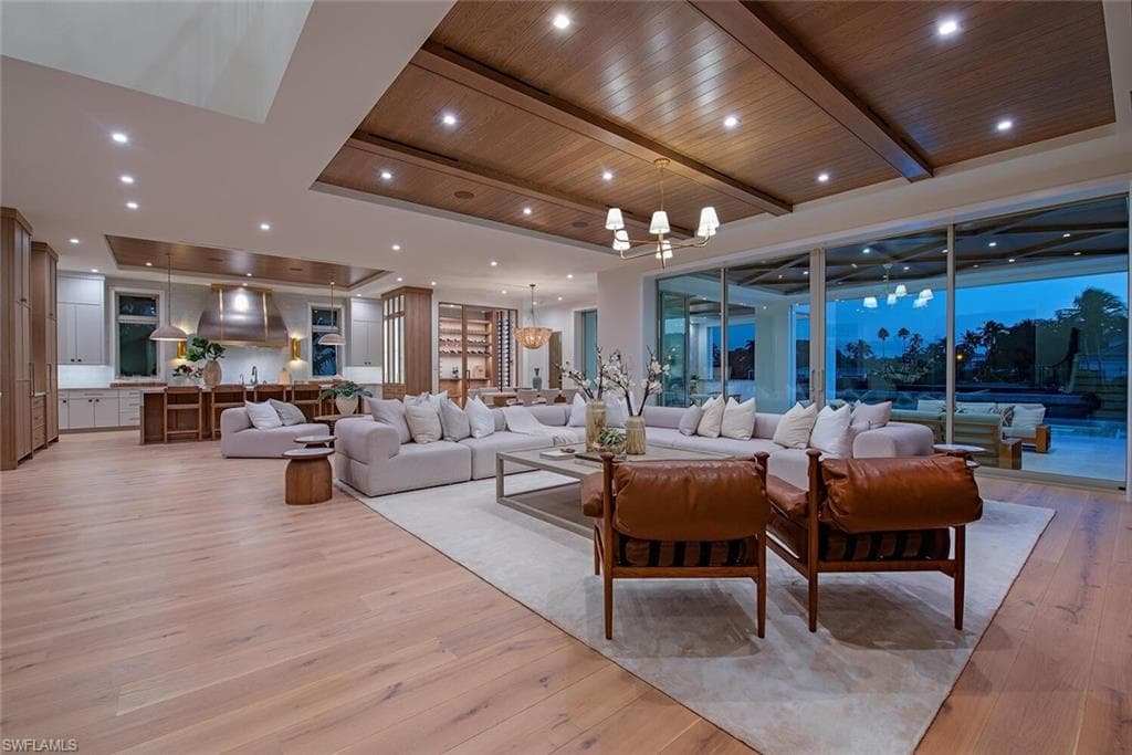 306 Spring Line Dr, Naples, FL 34102-16