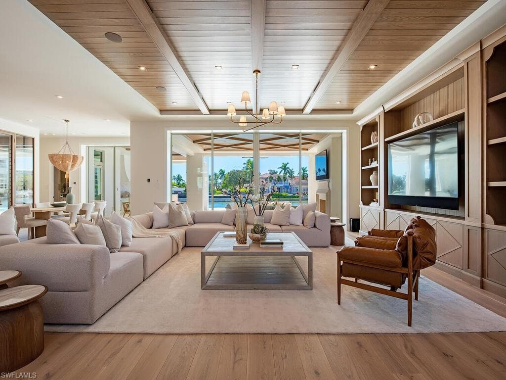 306 Spring Line Dr, Naples, FL 34102-17