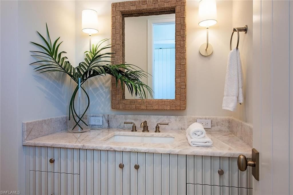 306 Spring Line Dr, Naples, FL 34102-35