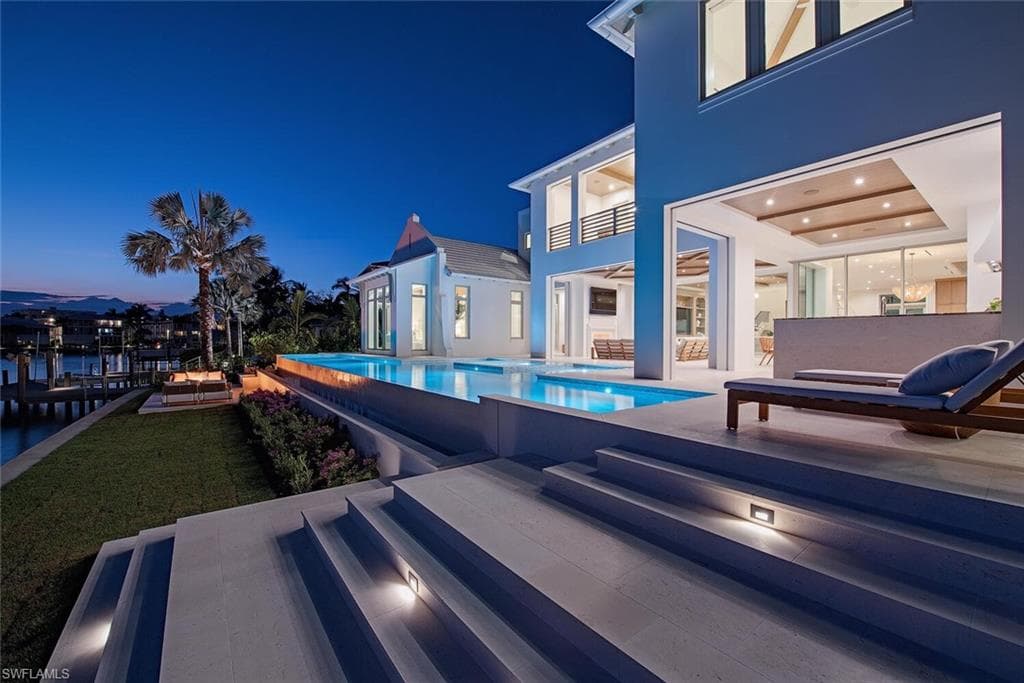 306 Spring Line Dr, Naples, FL 34102-2