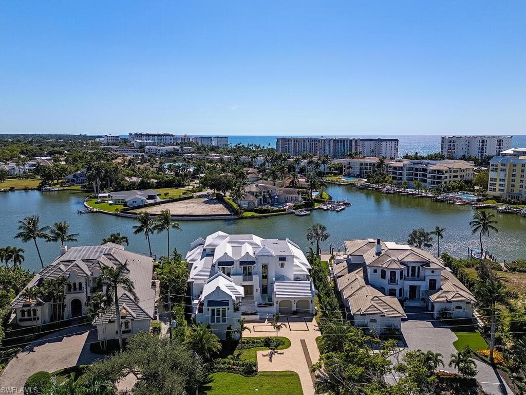 306 Spring Line Dr, Naples, FL 34102-44