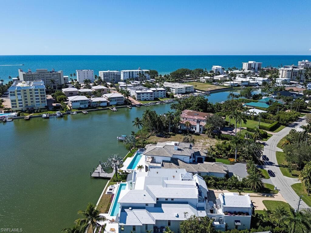 306 Spring Line Dr, Naples, FL 34102-46