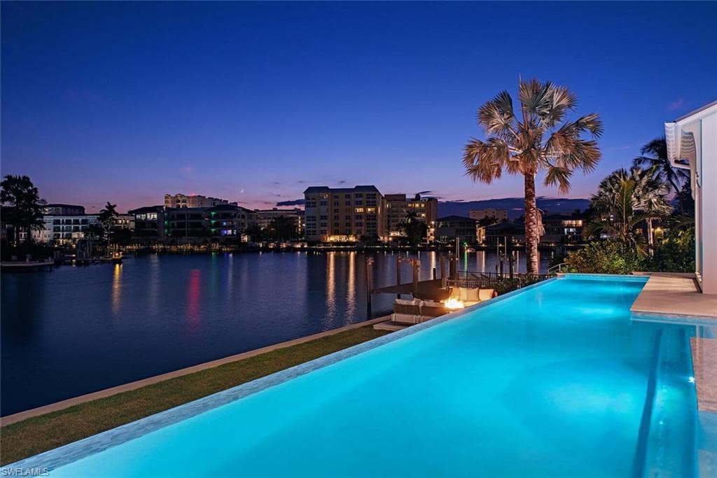 306 Spring Line Dr, Naples, FL 34102-3