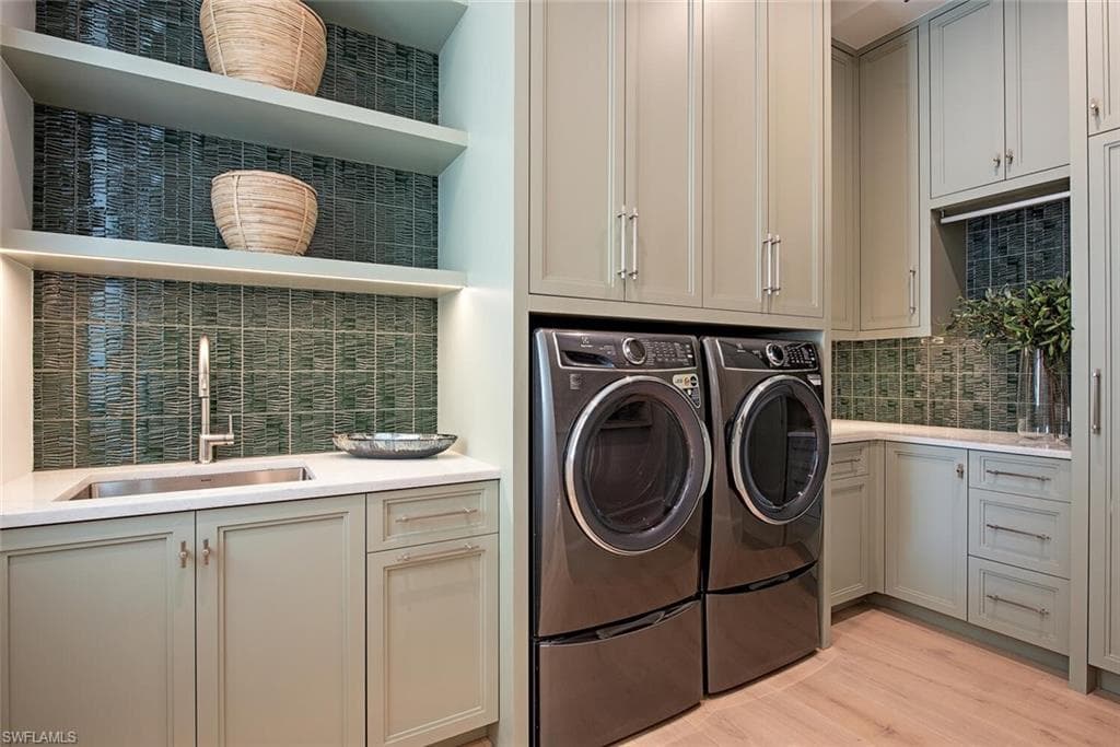 306 Spring Line Dr, Naples, FL 34102-48