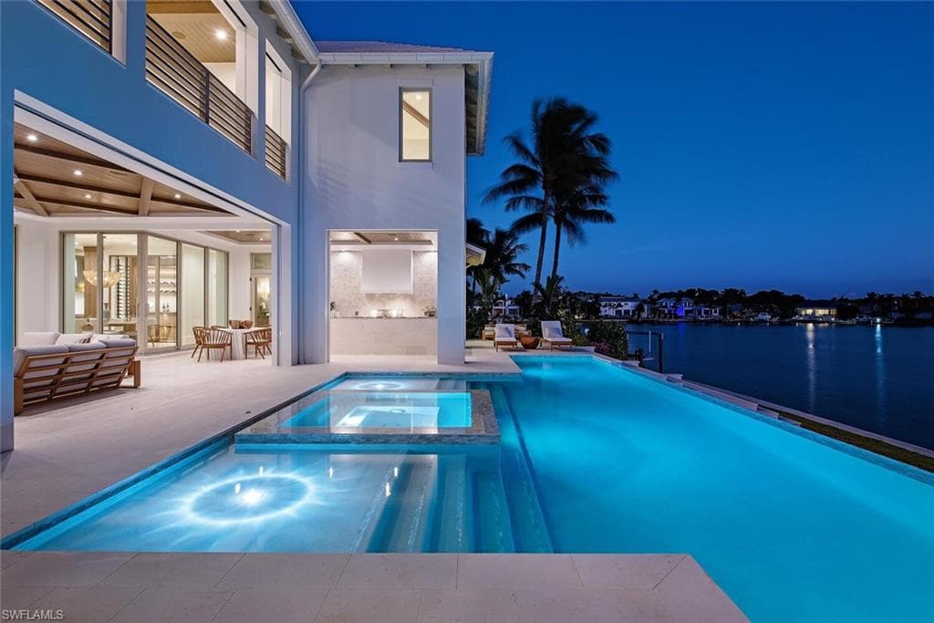 306 Spring Line Dr, Naples, FL 34102-6