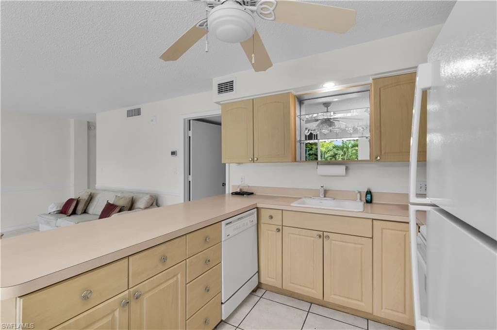 291 Collier Blvd 206, Marco Island, FL 34145-12