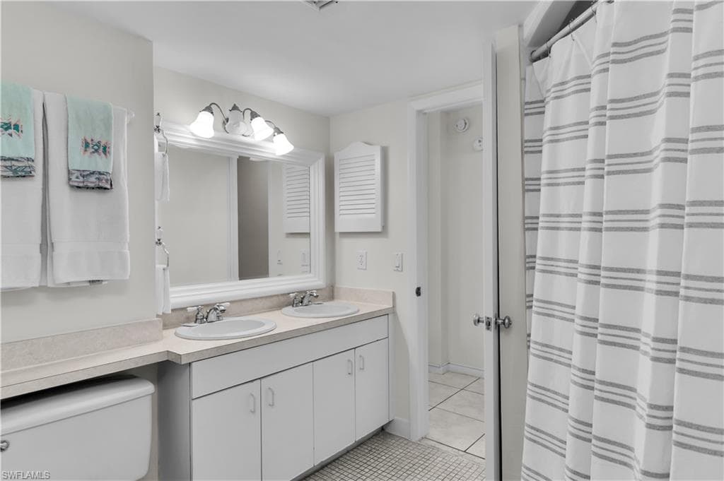 291 Collier Blvd 206, Marco Island, FL 34145-17