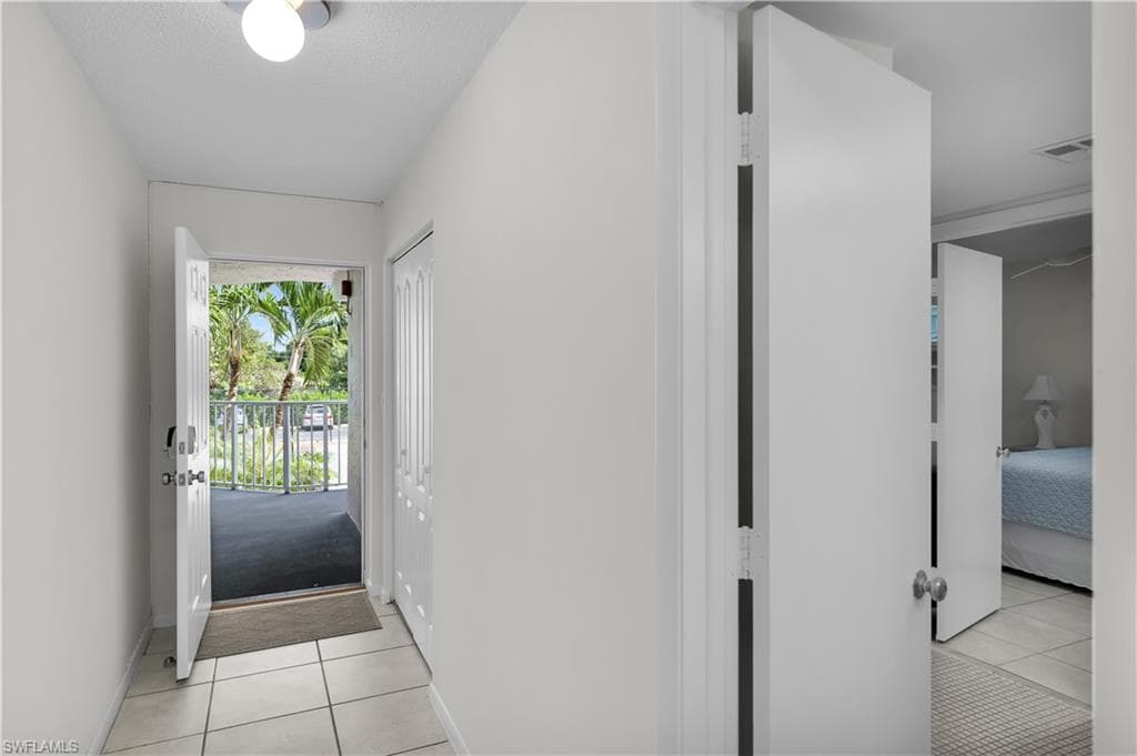 291 Collier Blvd 206, Marco Island, FL 34145-23