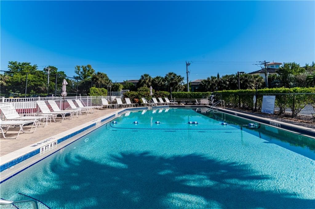 291 Collier Blvd 206, Marco Island, FL 34145-25