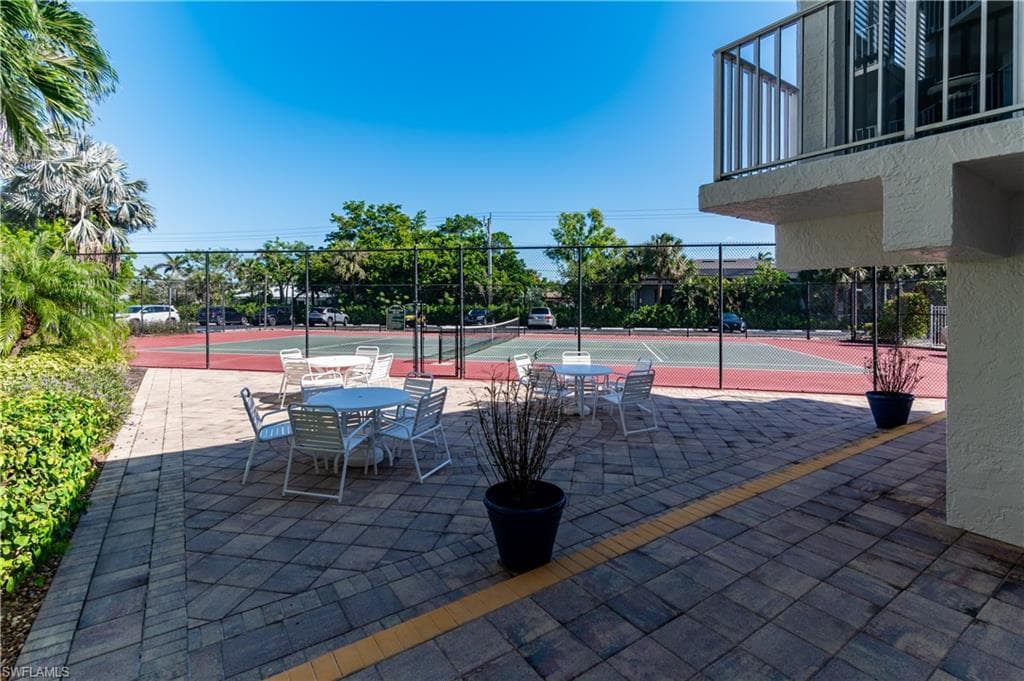 291 Collier Blvd 206, Marco Island, FL 34145-27