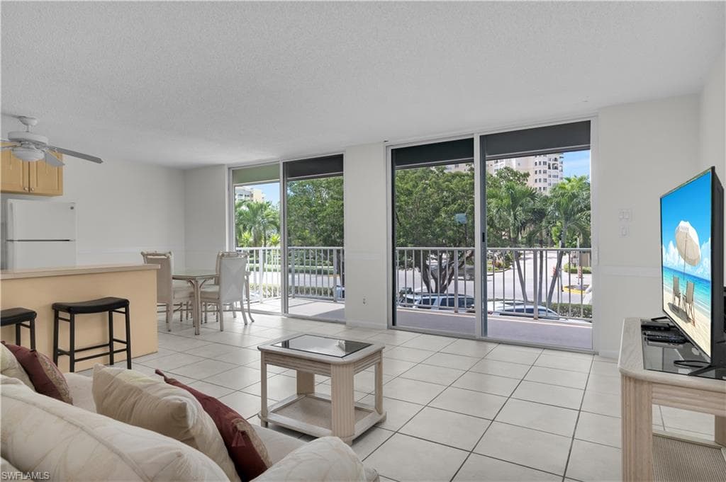 291 Collier Blvd 206, Marco Island, FL 34145-6