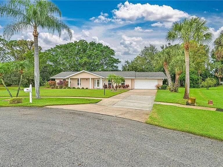 4135 Yarmouth Ct, North Fort Myers, FL 33903-3