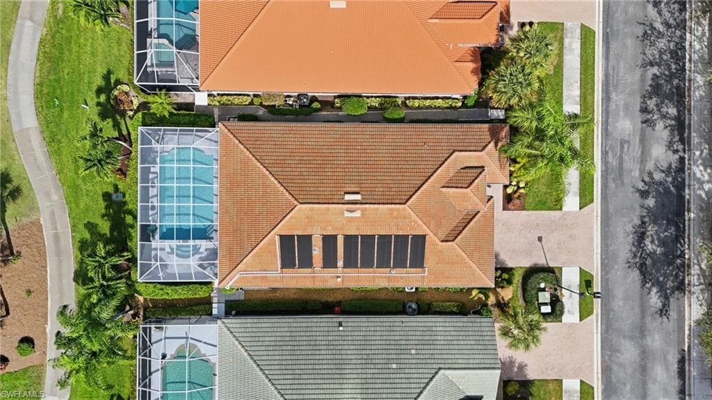 3535 Grand Cypress Dr, Naples, FL 34119-39