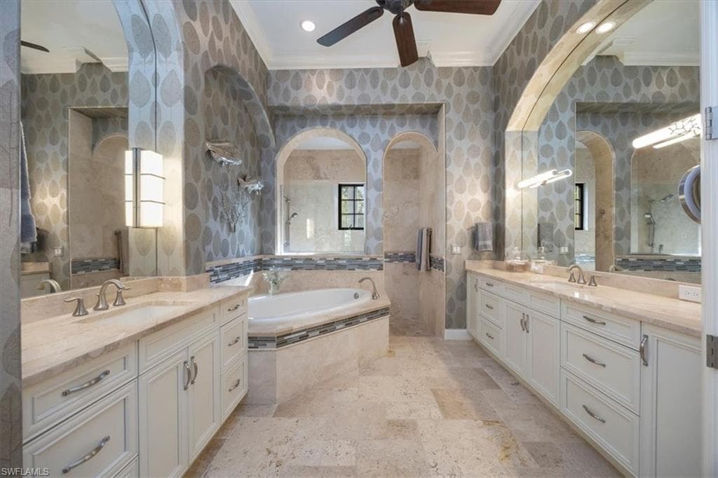 8556 Majorca Ln, Naples, FL 34114-13