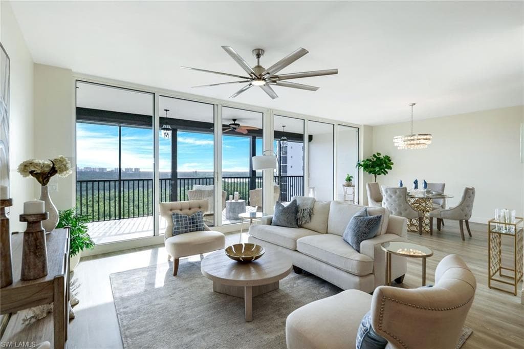 455 Cove Tower Dr 902, Naples, FL 34110-9