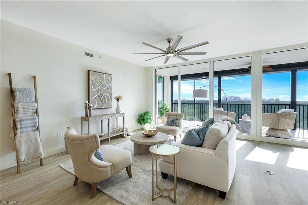 455 Cove Tower Dr 902, Naples, FL 34110-11