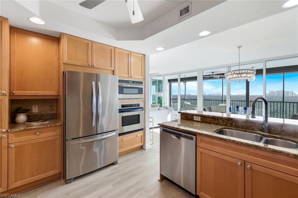 455 Cove Tower Dr 902, Naples, FL 34110-19