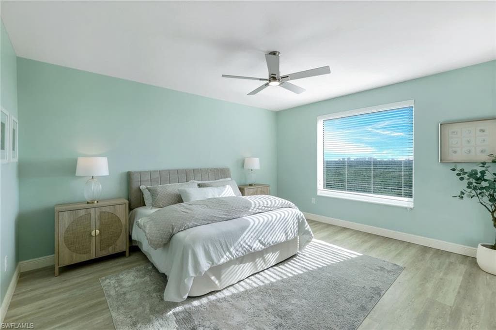 455 Cove Tower Dr 902, Naples, FL 34110-22