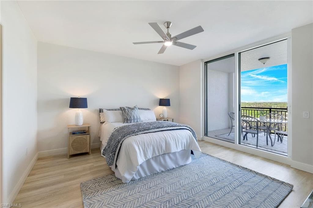 455 Cove Tower Dr 902, Naples, FL 34110-27