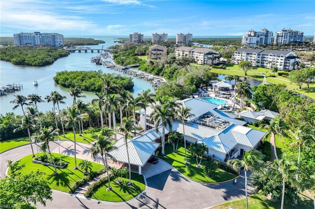 455 Cove Tower Dr 902, Naples, FL 34110-41