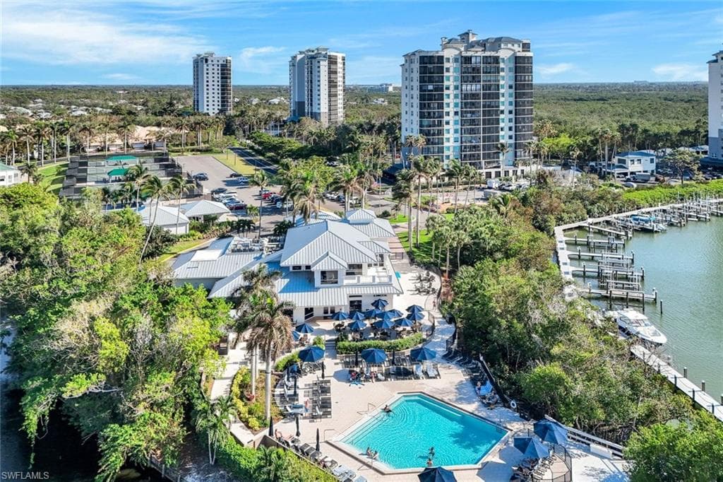 455 Cove Tower Dr 902, Naples, FL 34110-47