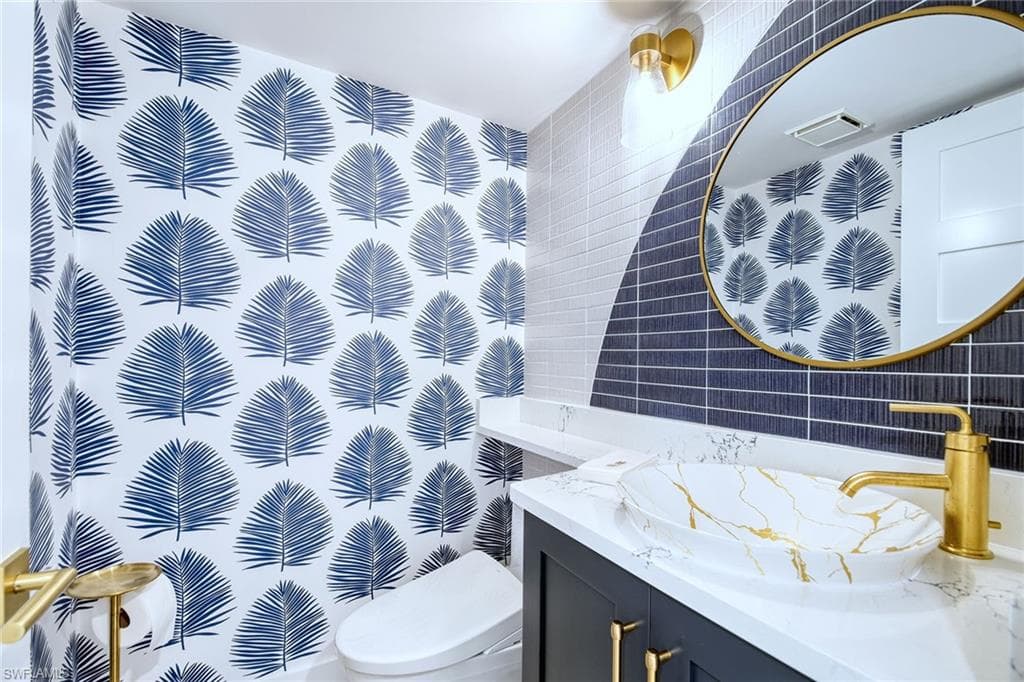 2389 Gulf Shore Blvd N 302, Naples, FL 34103-14