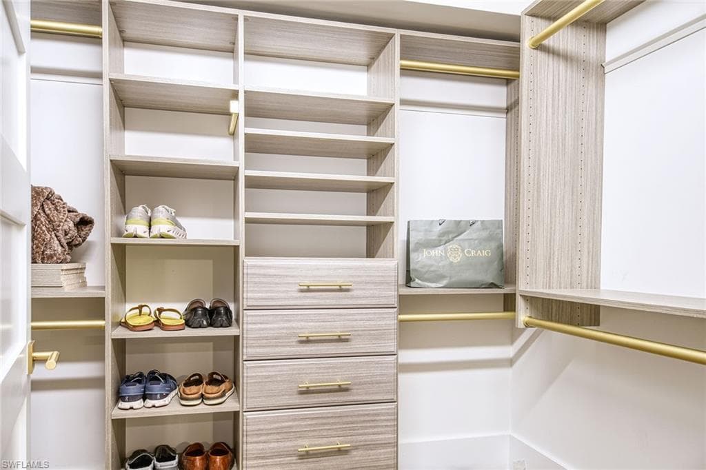 2389 Gulf Shore Blvd N 302, Naples, FL 34103-23