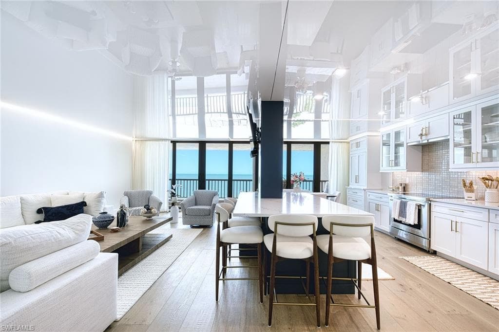 2389 Gulf Shore Blvd N 302, Naples, FL 34103-2