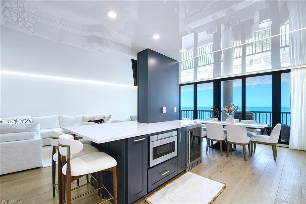 2389 Gulf Shore Blvd N 302, Naples, FL 34103-4