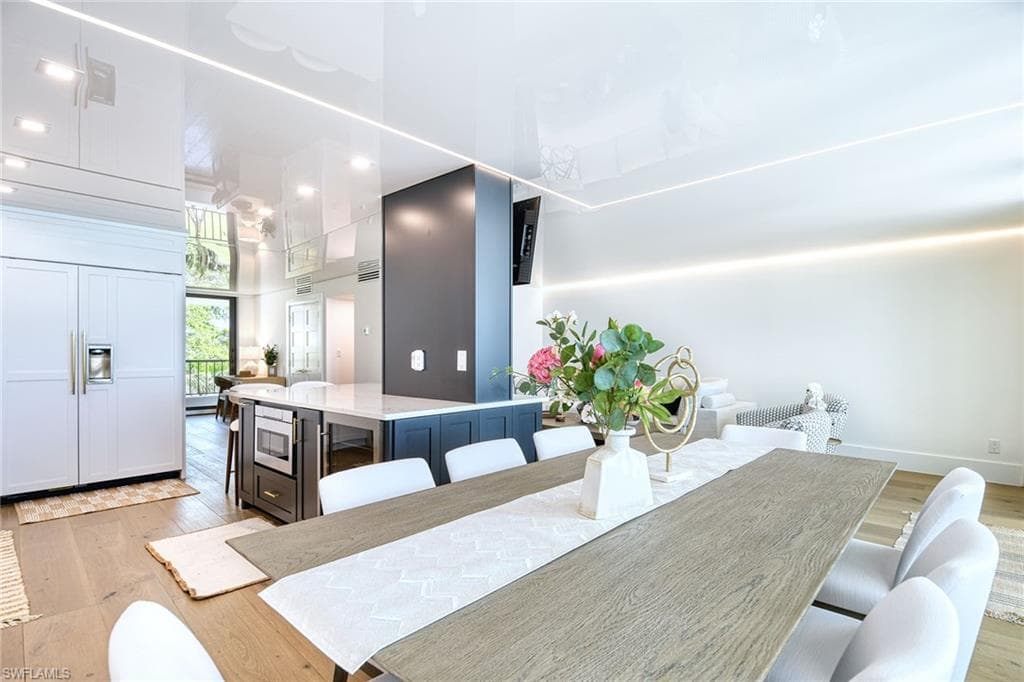 2389 Gulf Shore Blvd N 302, Naples, FL 34103-6