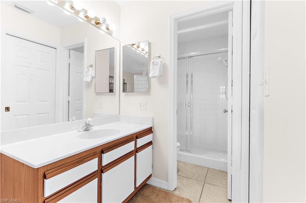 1295 Mainsail Dr 912, Naples, FL 34114-21