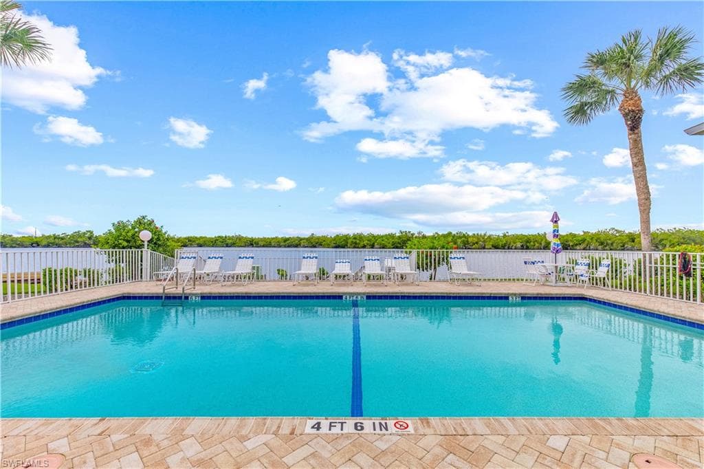 1295 Mainsail Dr 912, Naples, FL 34114-26