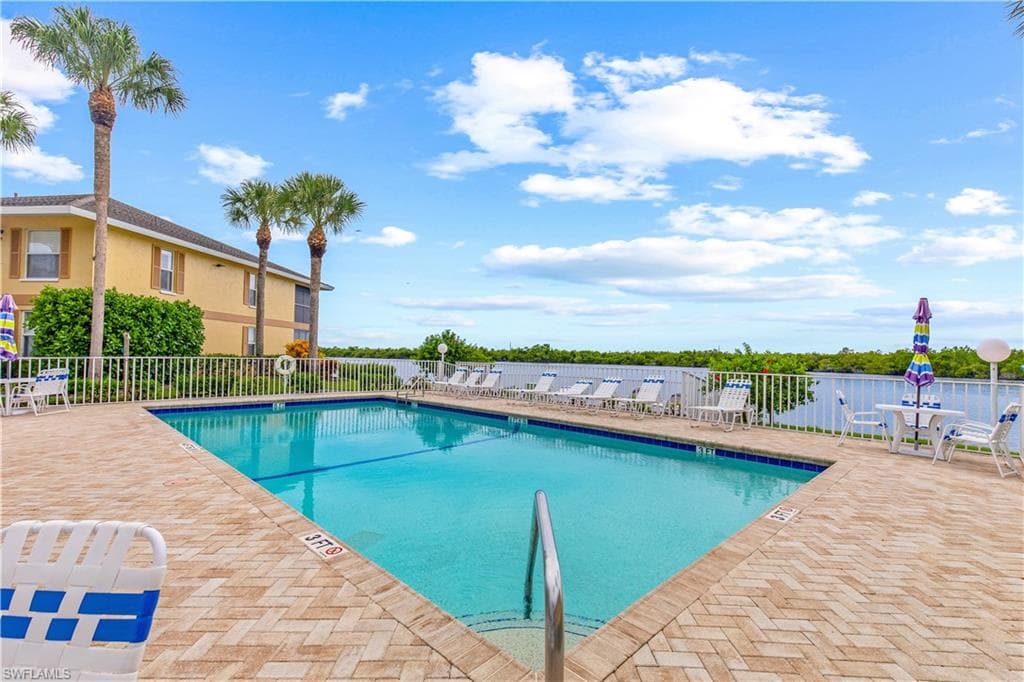 1295 Mainsail Dr 912, Naples, FL 34114-27