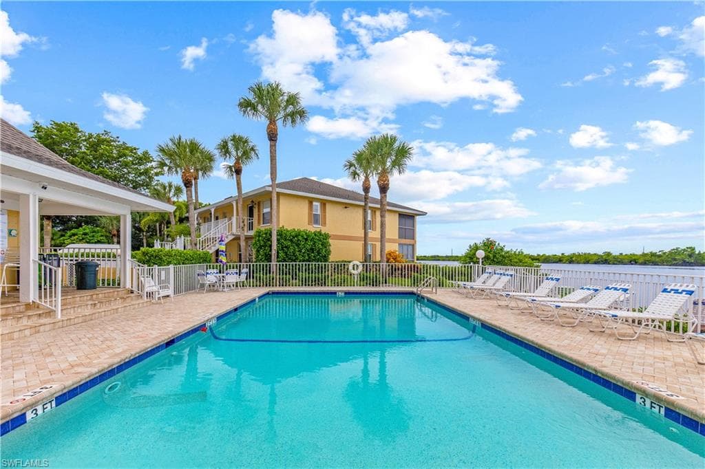 1295 Mainsail Dr 912, Naples, FL 34114-28