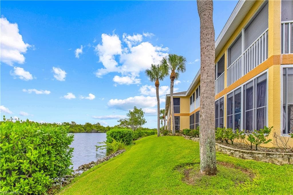 1295 Mainsail Dr 912, Naples, FL 34114-2