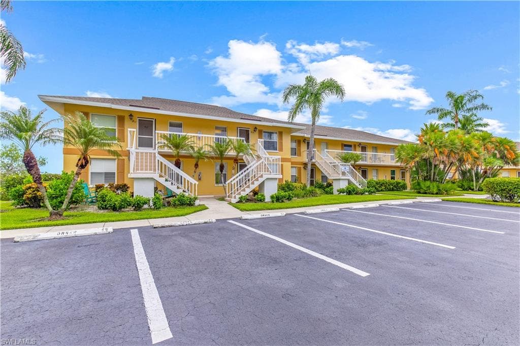 1295 Mainsail Dr 912, Naples, FL 34114-3