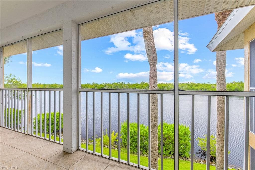 1295 Mainsail Dr 912, Naples, FL 34114-6