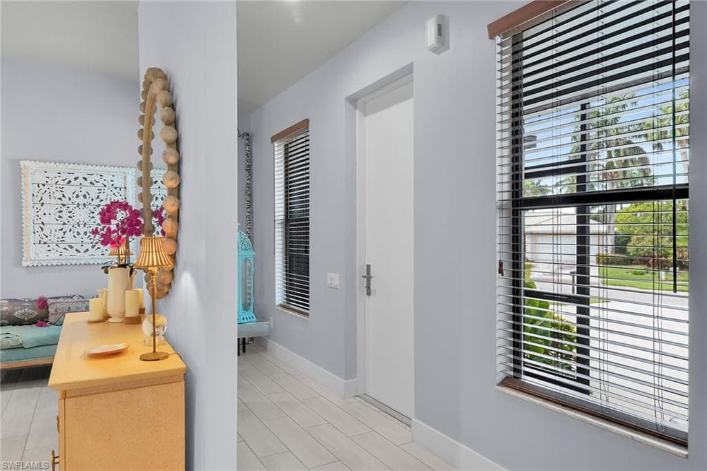 111 Bahama Ave, Marco Island, FL 34145-11