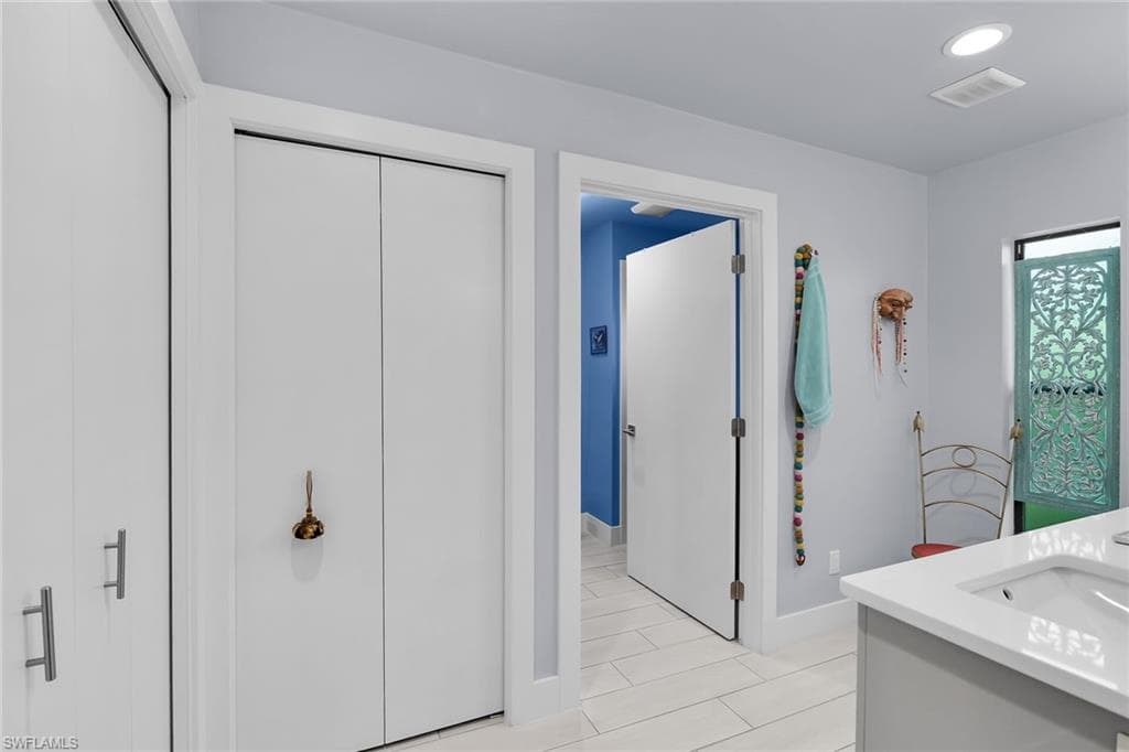 111 Bahama Ave, Marco Island, FL 34145-15