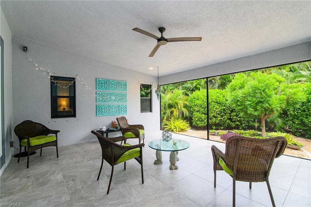 111 Bahama Ave, Marco Island, FL 34145-26