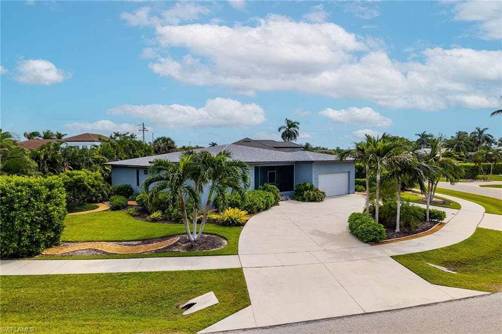 111 Bahama Ave, Marco Island, FL 34145-31